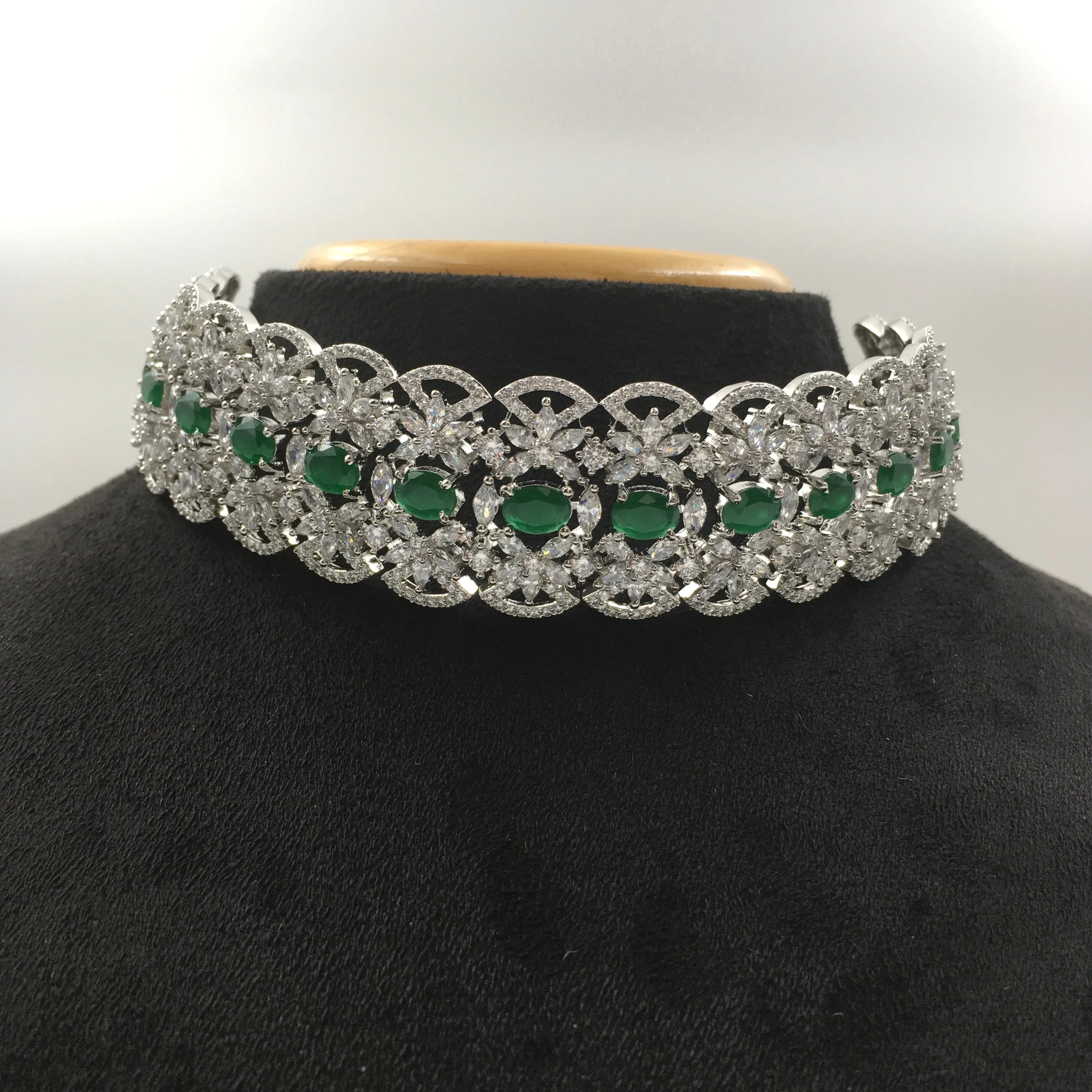 Choker Zircon/AD Necklace Set 5582-69
