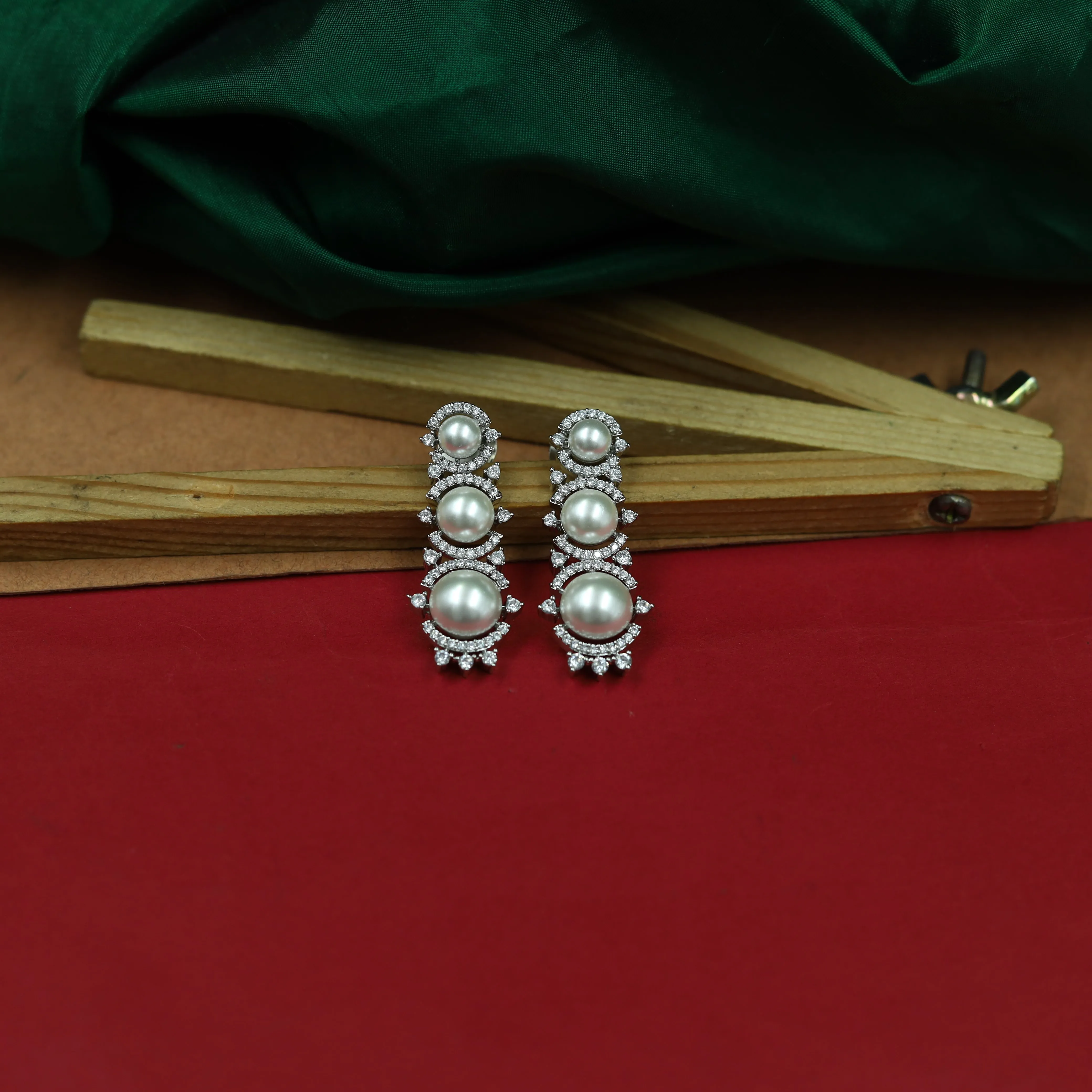 Round Neck Pearl Zircon/AD Necklace Set 16592-31