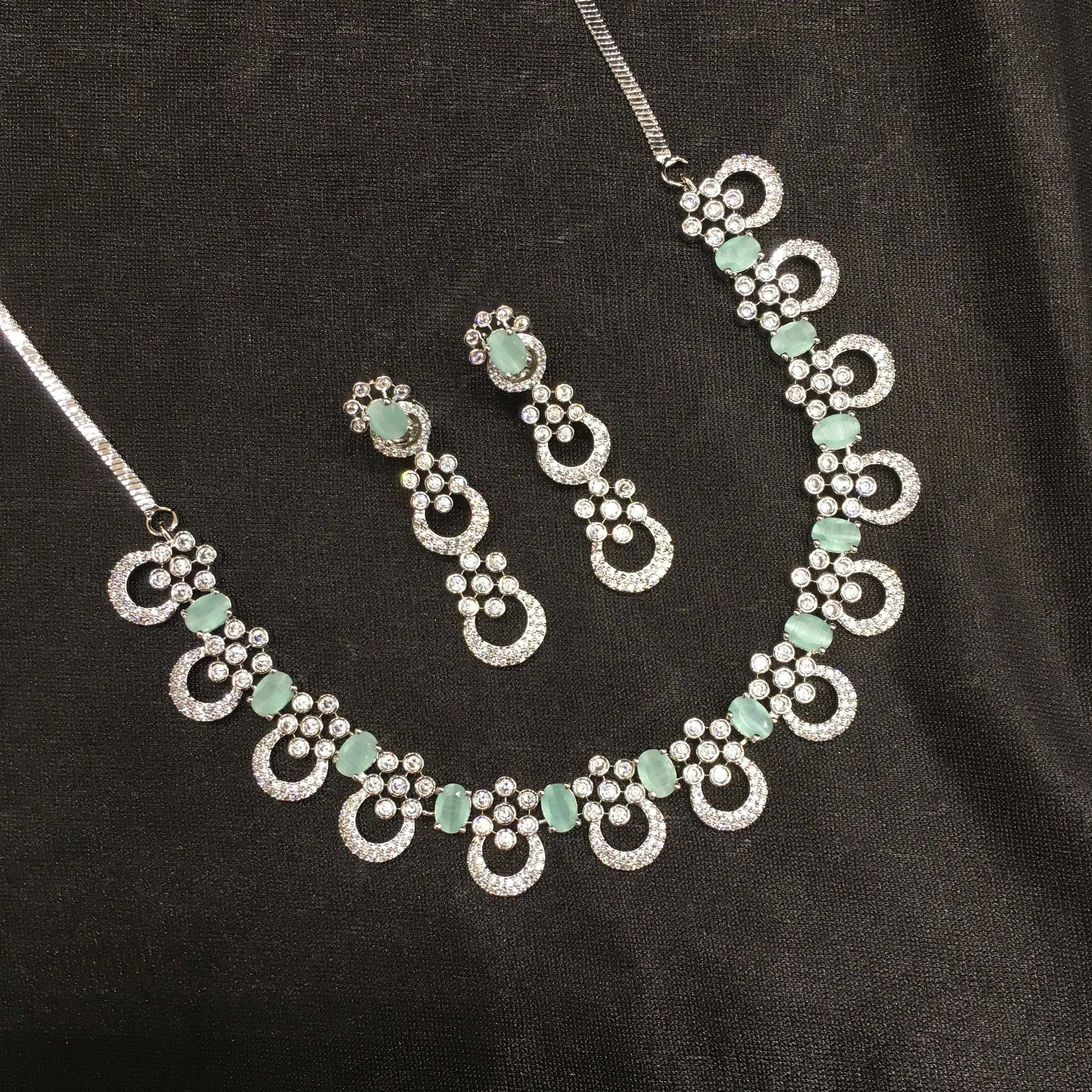 Round Neck Zircon/AD Necklace Set 5930-69