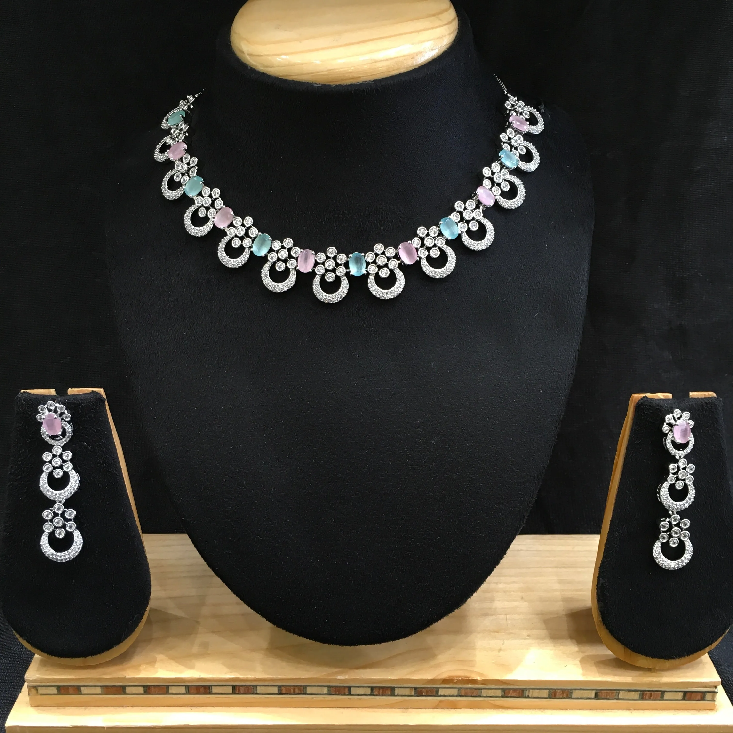 Round Neck Zircon/AD Necklace Set 5930-69