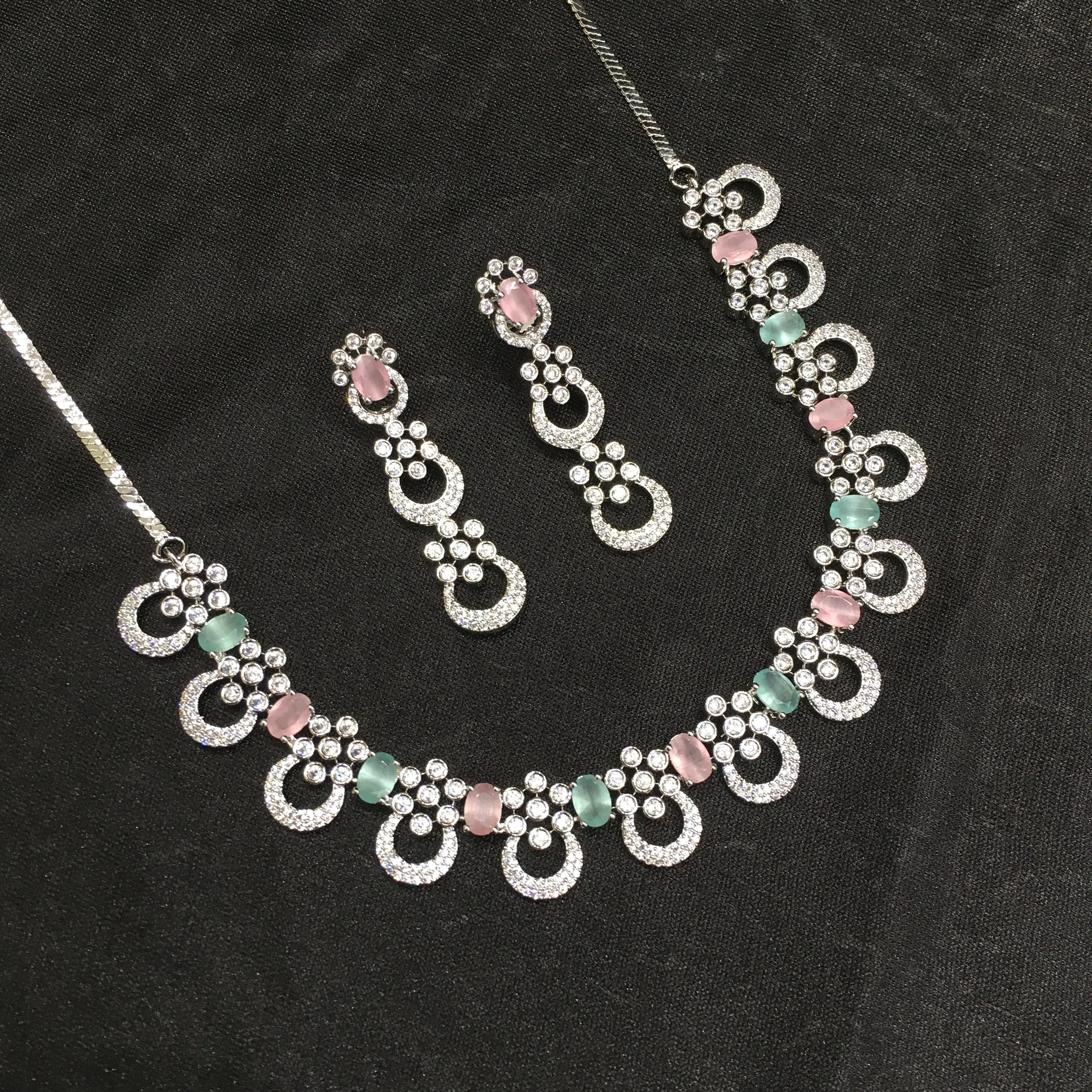 Round Neck Zircon/AD Necklace Set 5930-69
