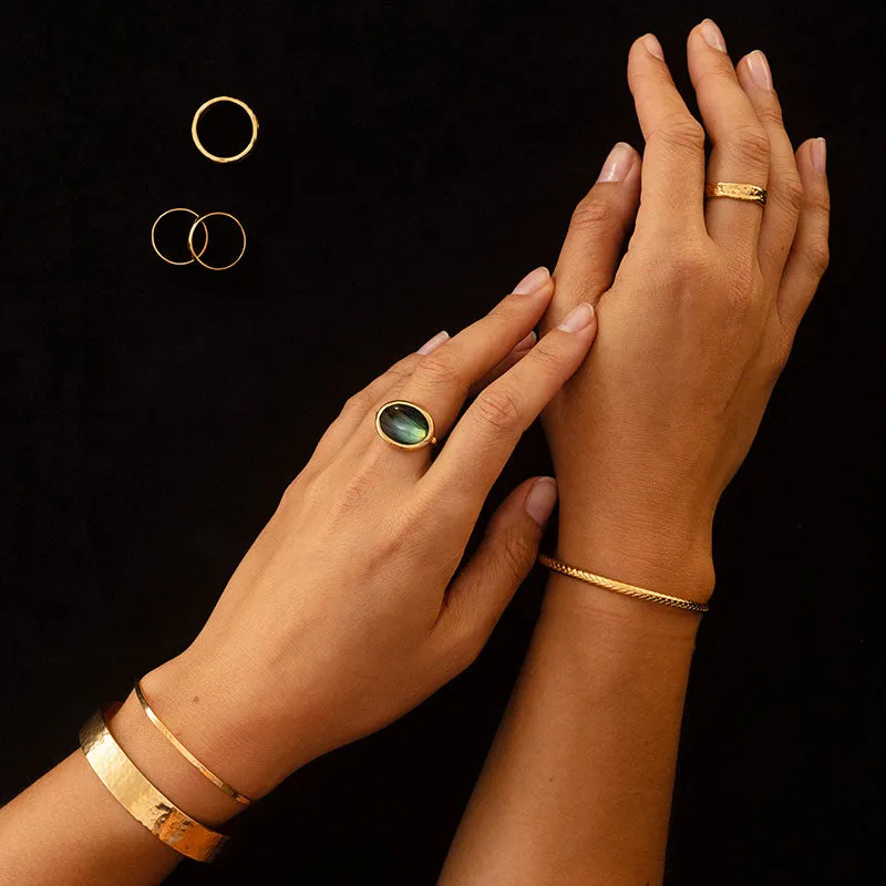 Sirus Ring, Labradorite, Gold
